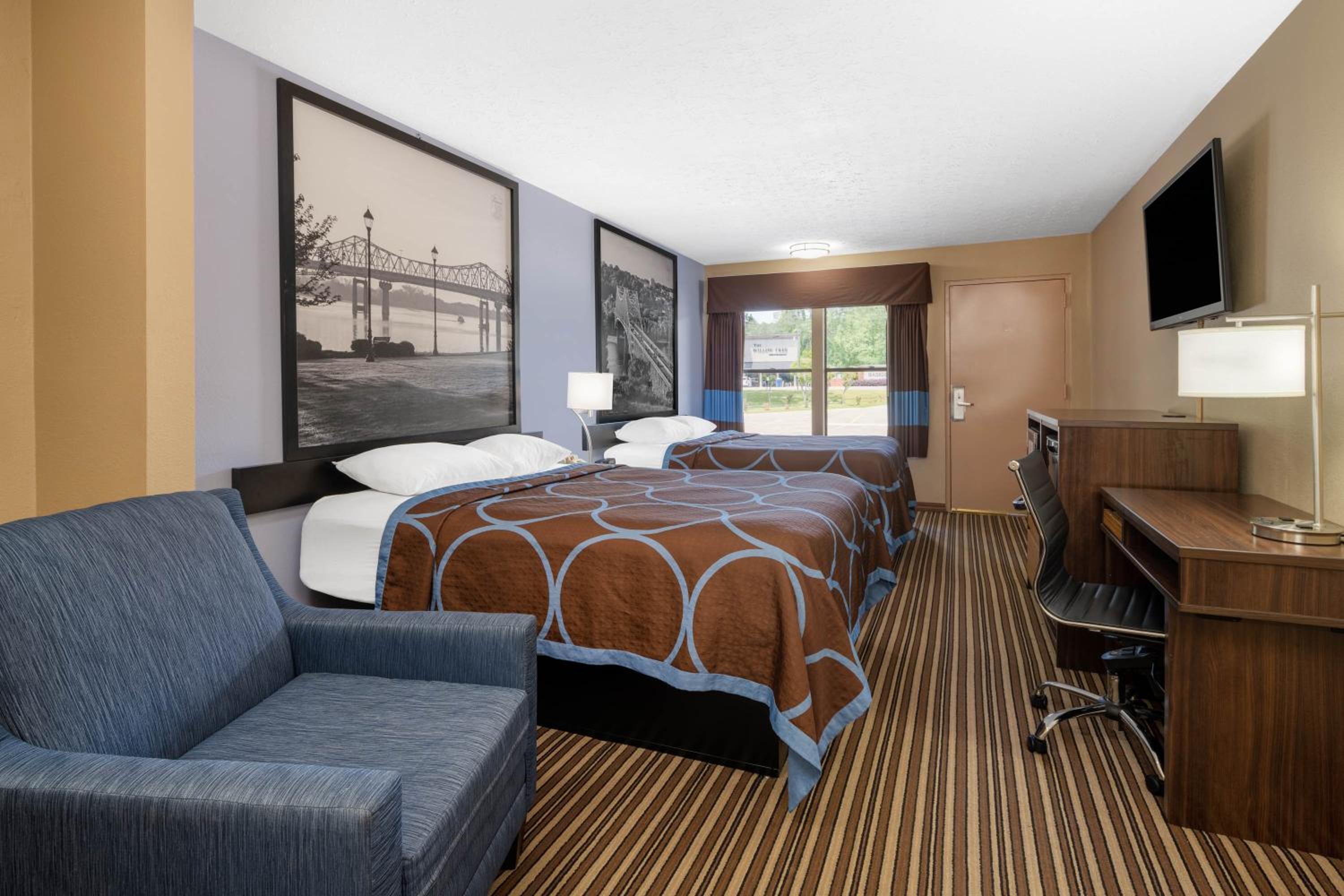 King Room - Non-Smoking photo 2