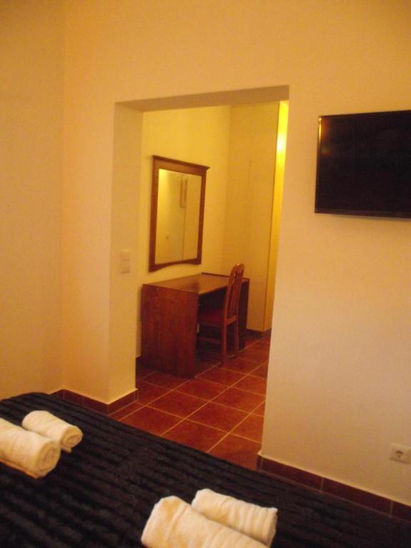 Deluxe Double Room with Shower photo 2