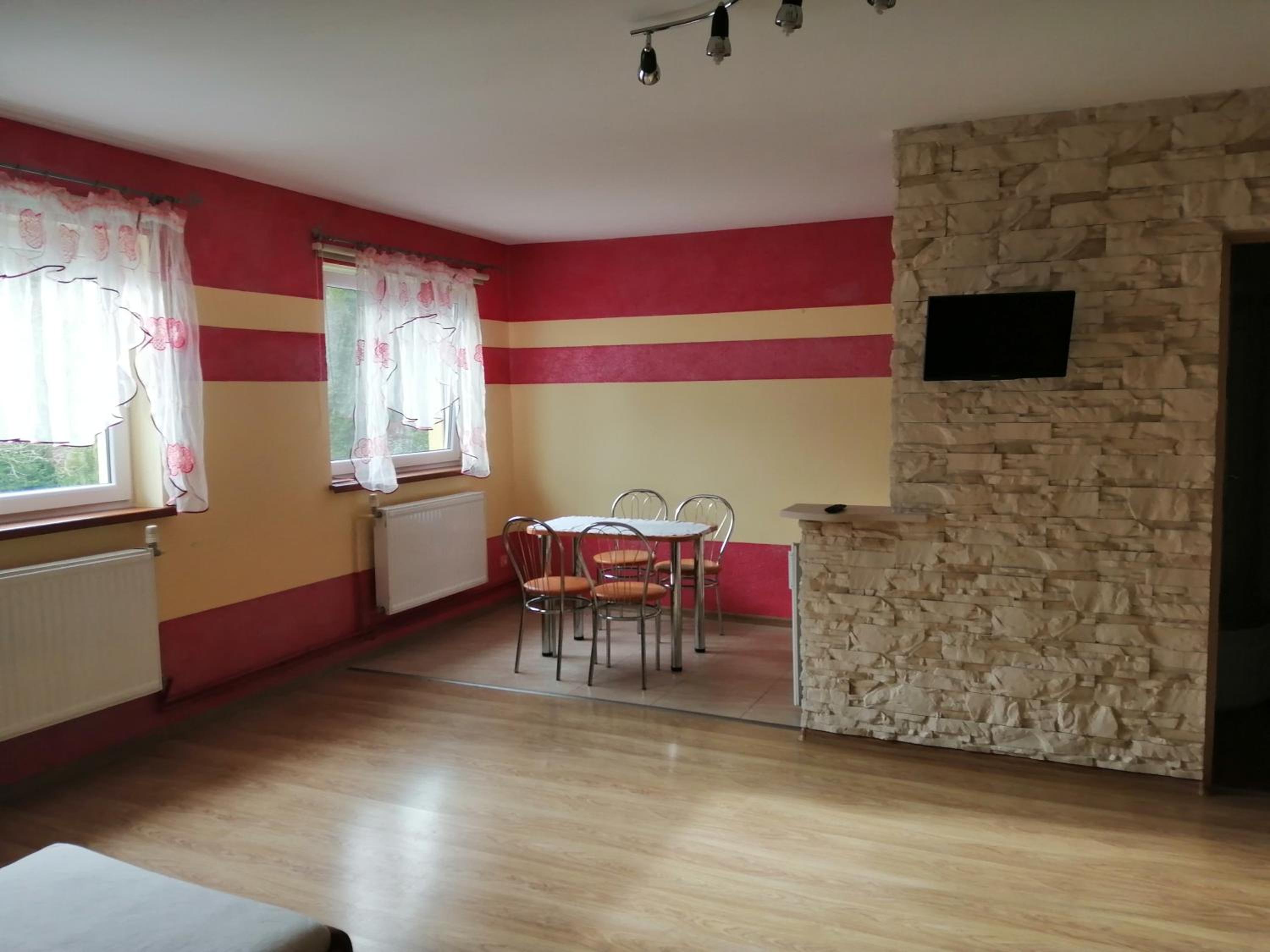 Quadruple Room with Bathroom - Photo 1