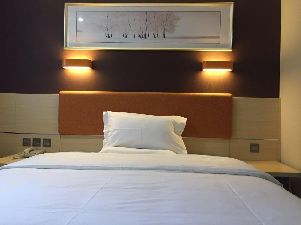 Premium Queen Room