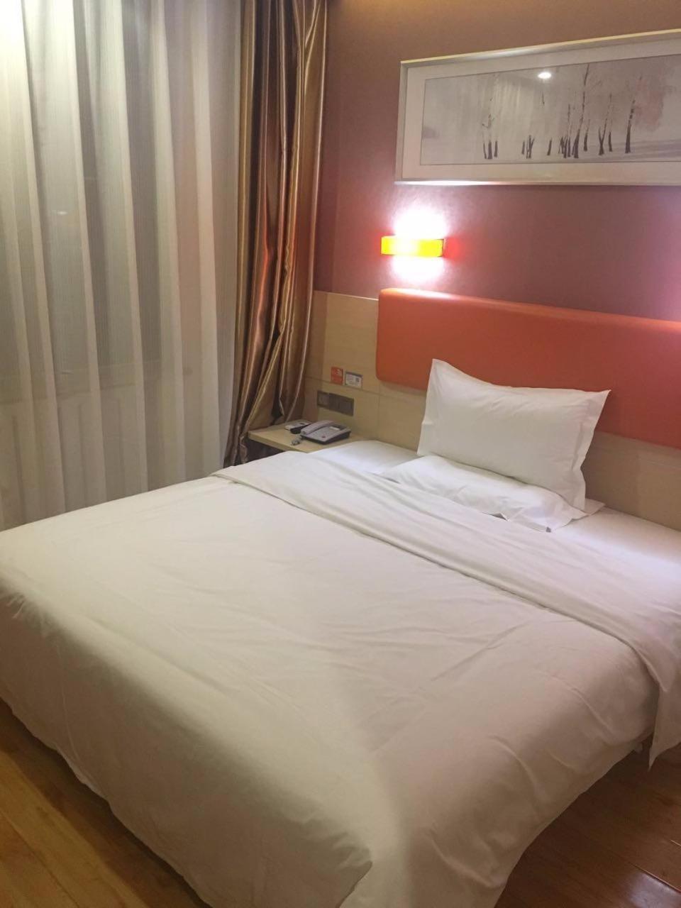 Premium Queen Room
