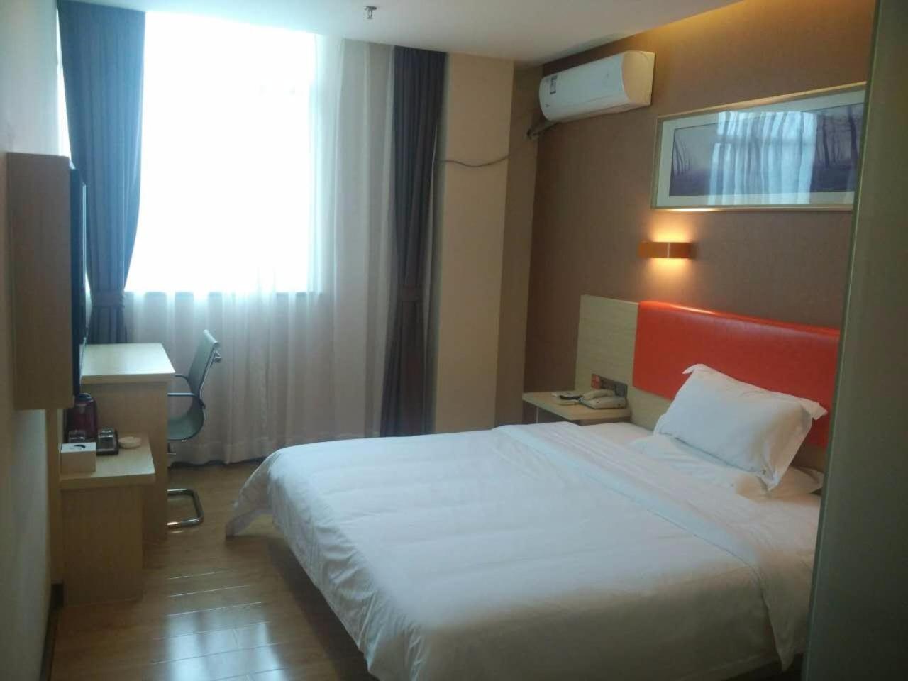 Premium Queen Room photo 3