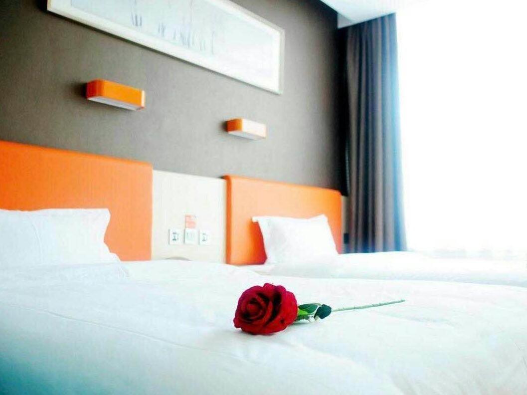 Premium Deluxe Twin Room photo 2