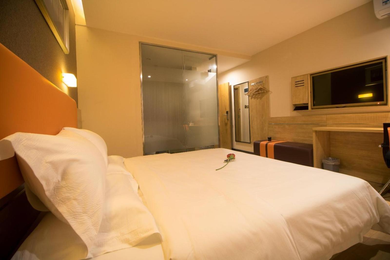 Premium Queen Room