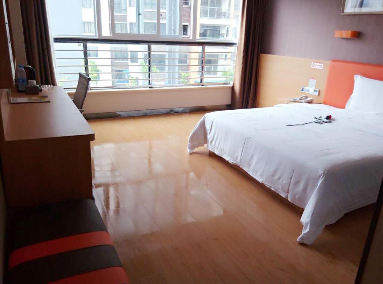Premium Queen Room