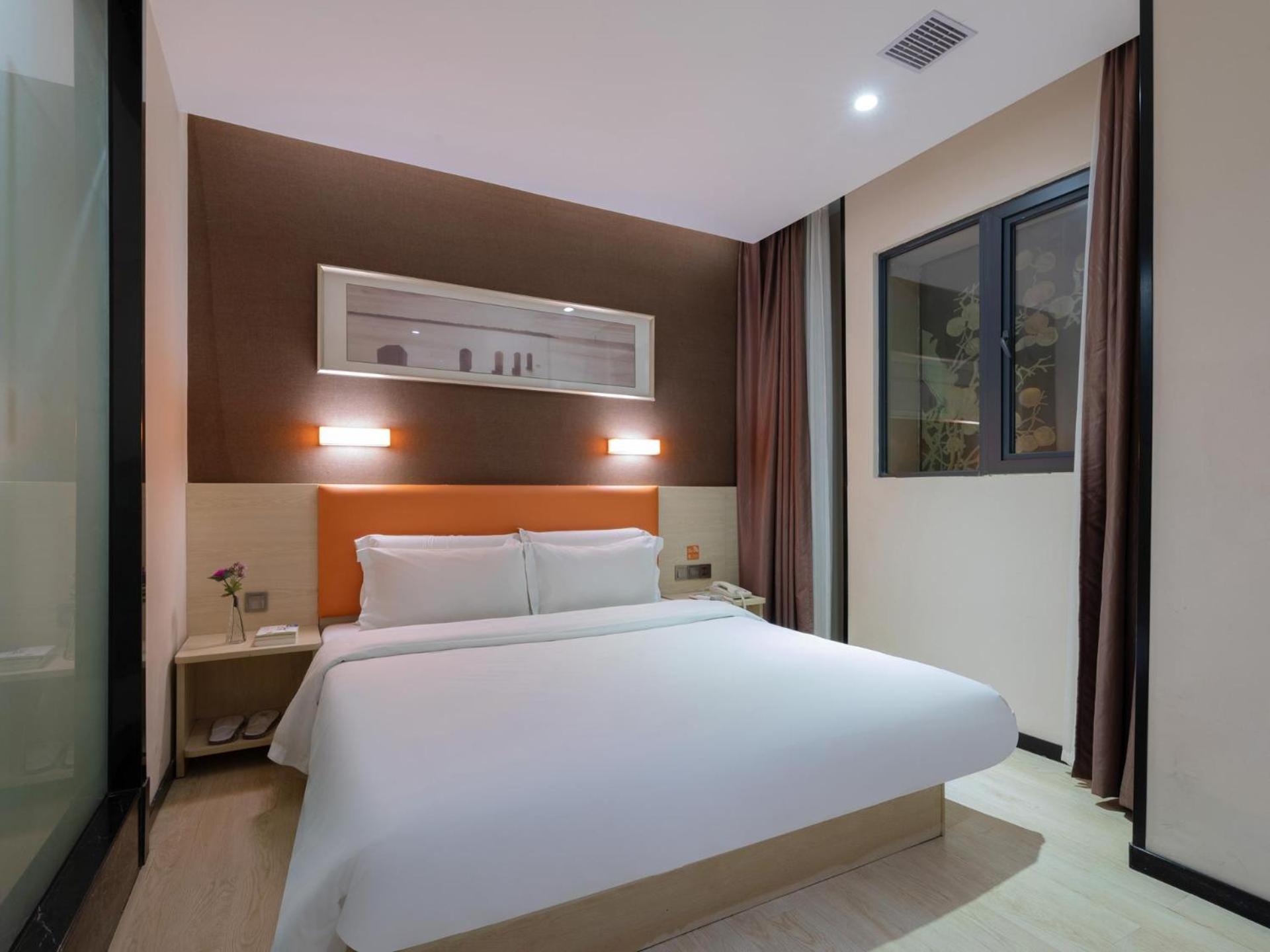 Select Room