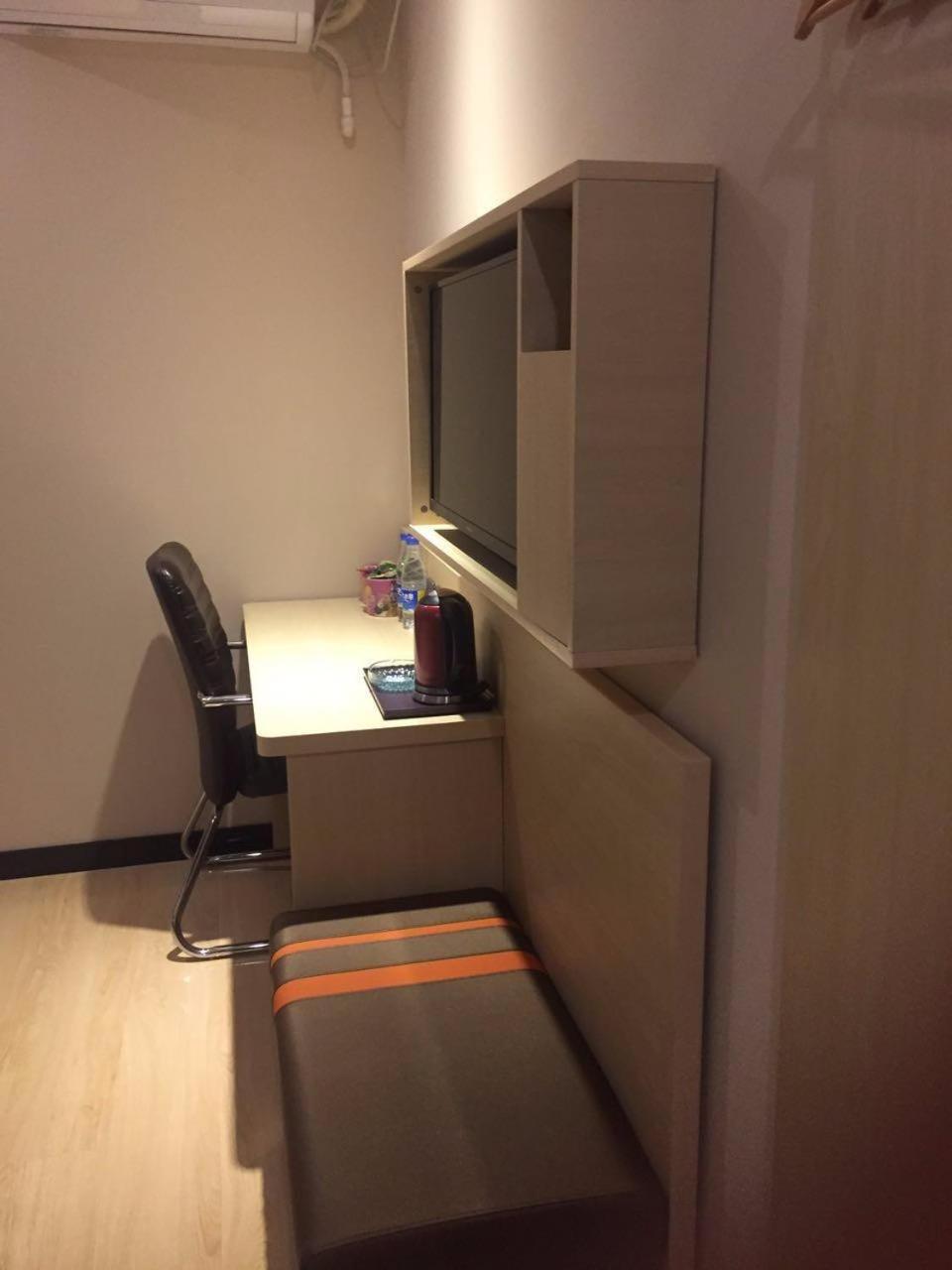Select Room - Photo 1