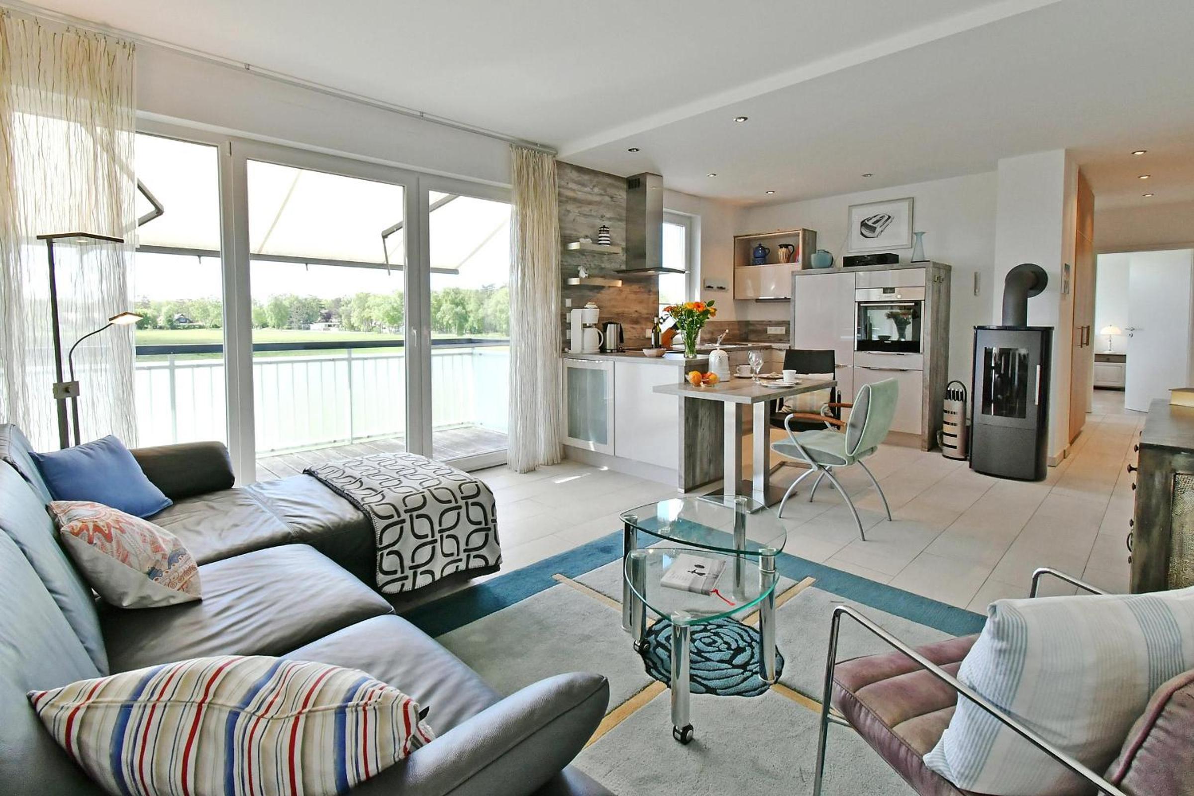 Apartment with Balcony photo 1
