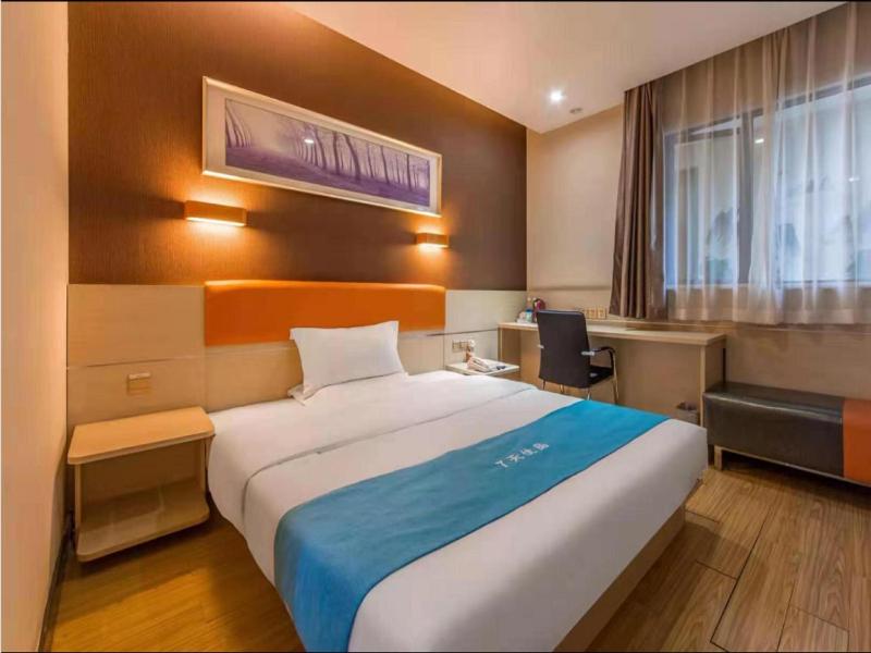 Premium Queen Room