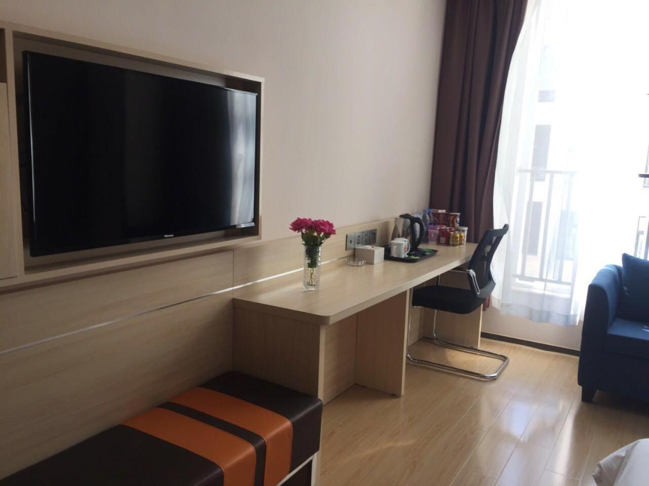 Premium Queen Room