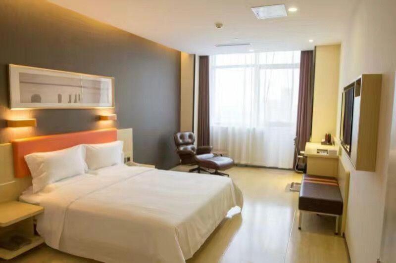 Select Room