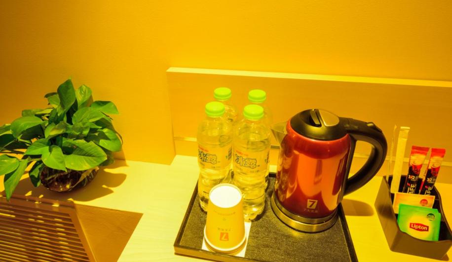 Premium Queen Room photo 2