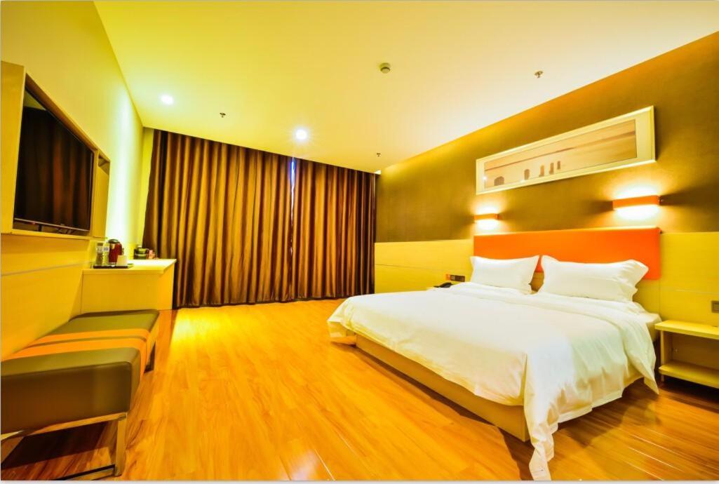 Premium Queen Room photo 1
