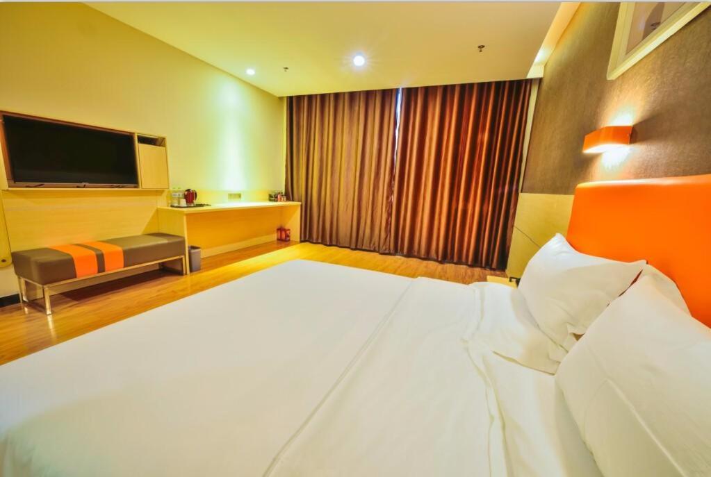 Premium Queen Room photo 3