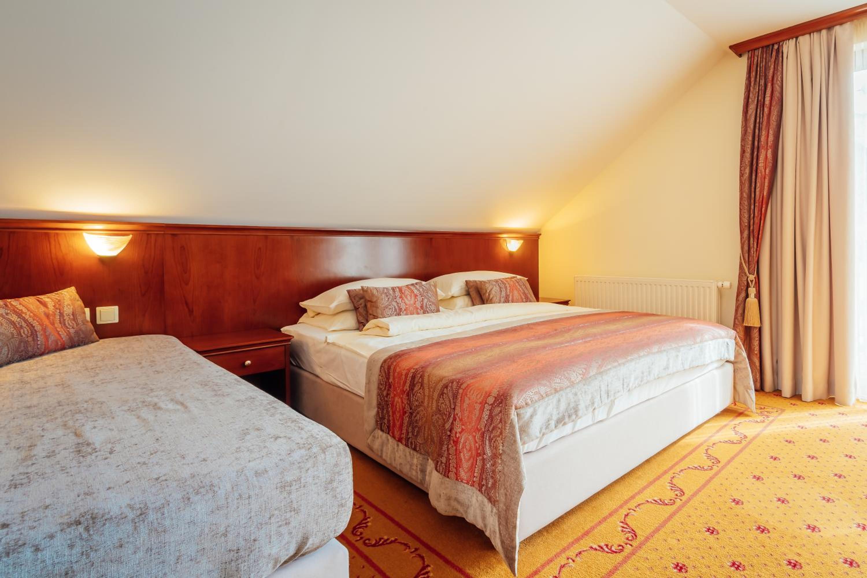Comfort Triple Room with Shower photo 2