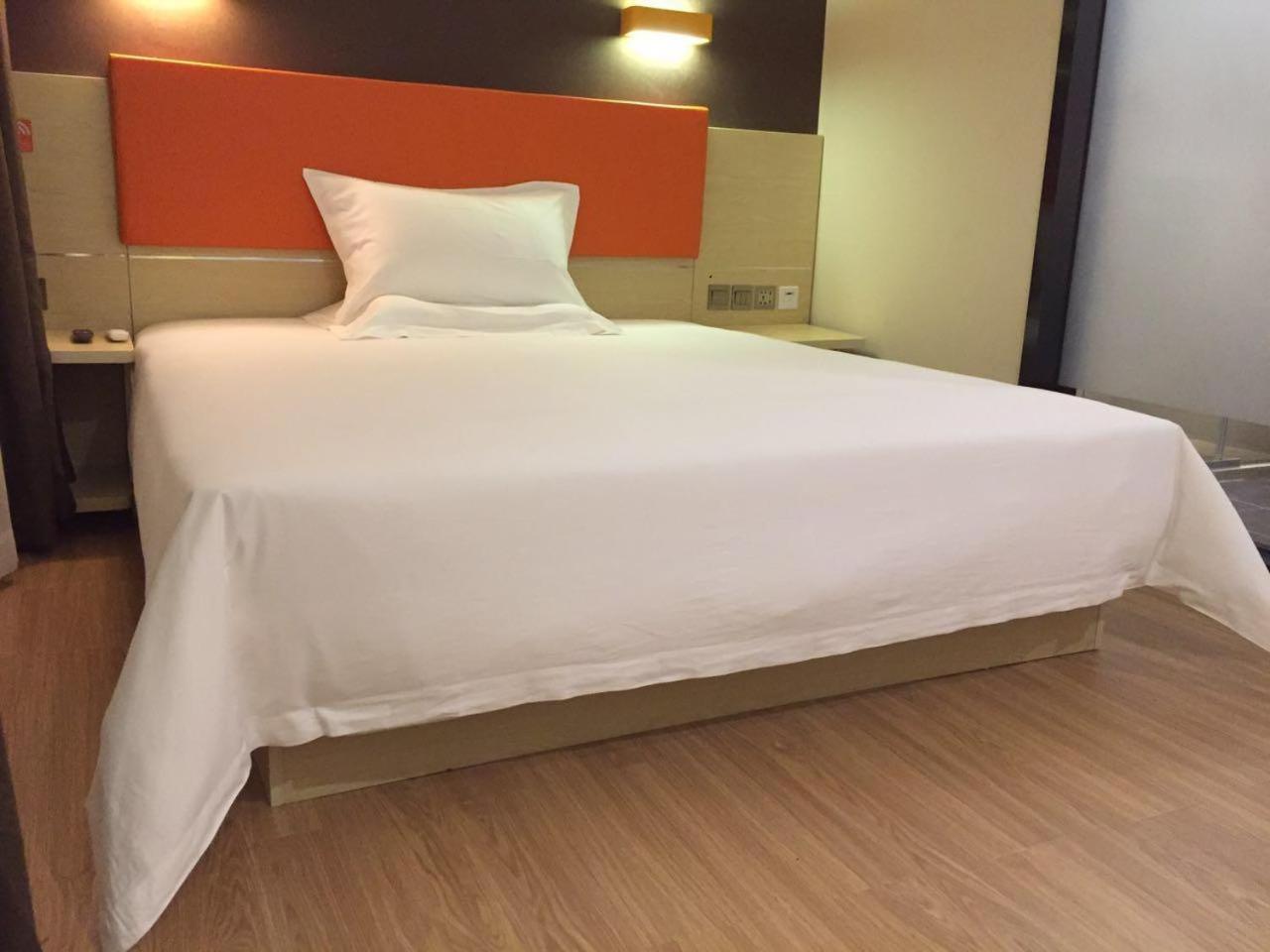 Premium Queen Room photo 1
