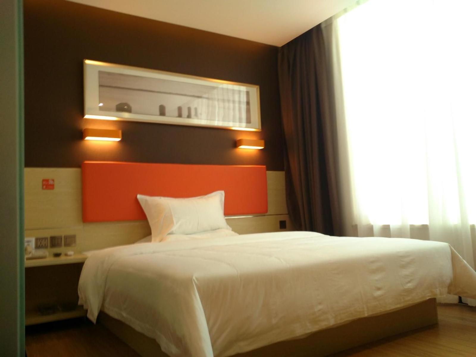 Premium Queen Room photo 2