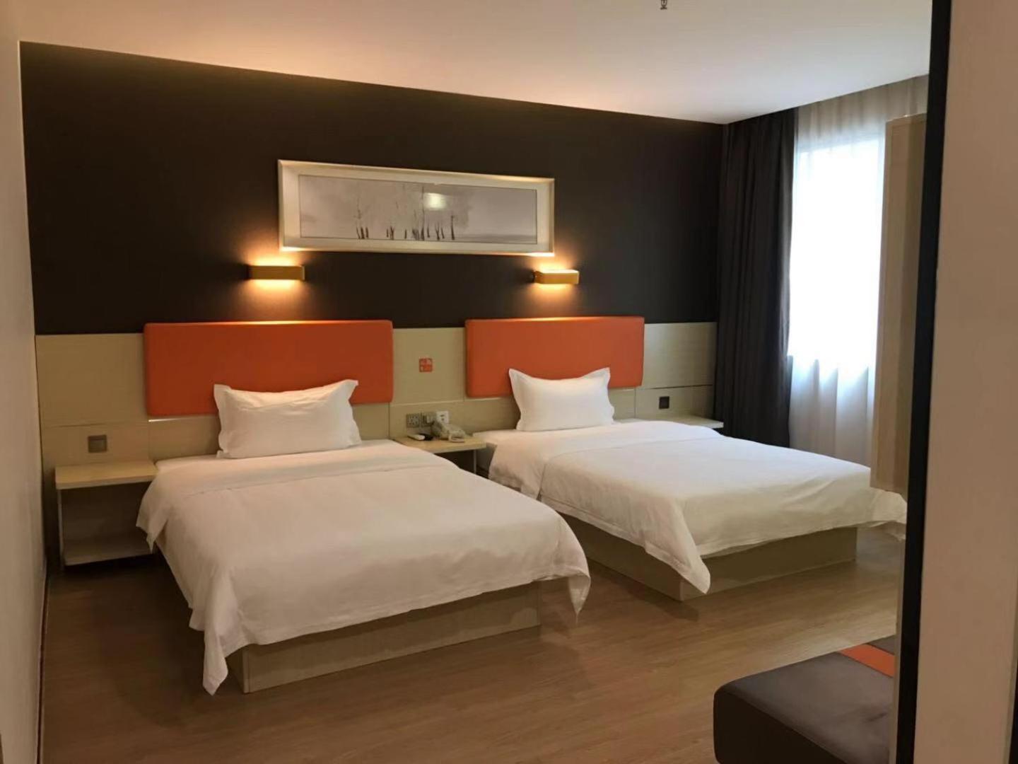 Premium Deluxe Twin Room photo 2