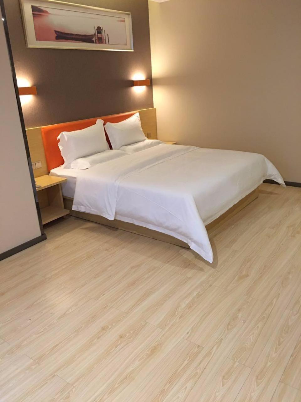 Superior Business Queen Room photo 3