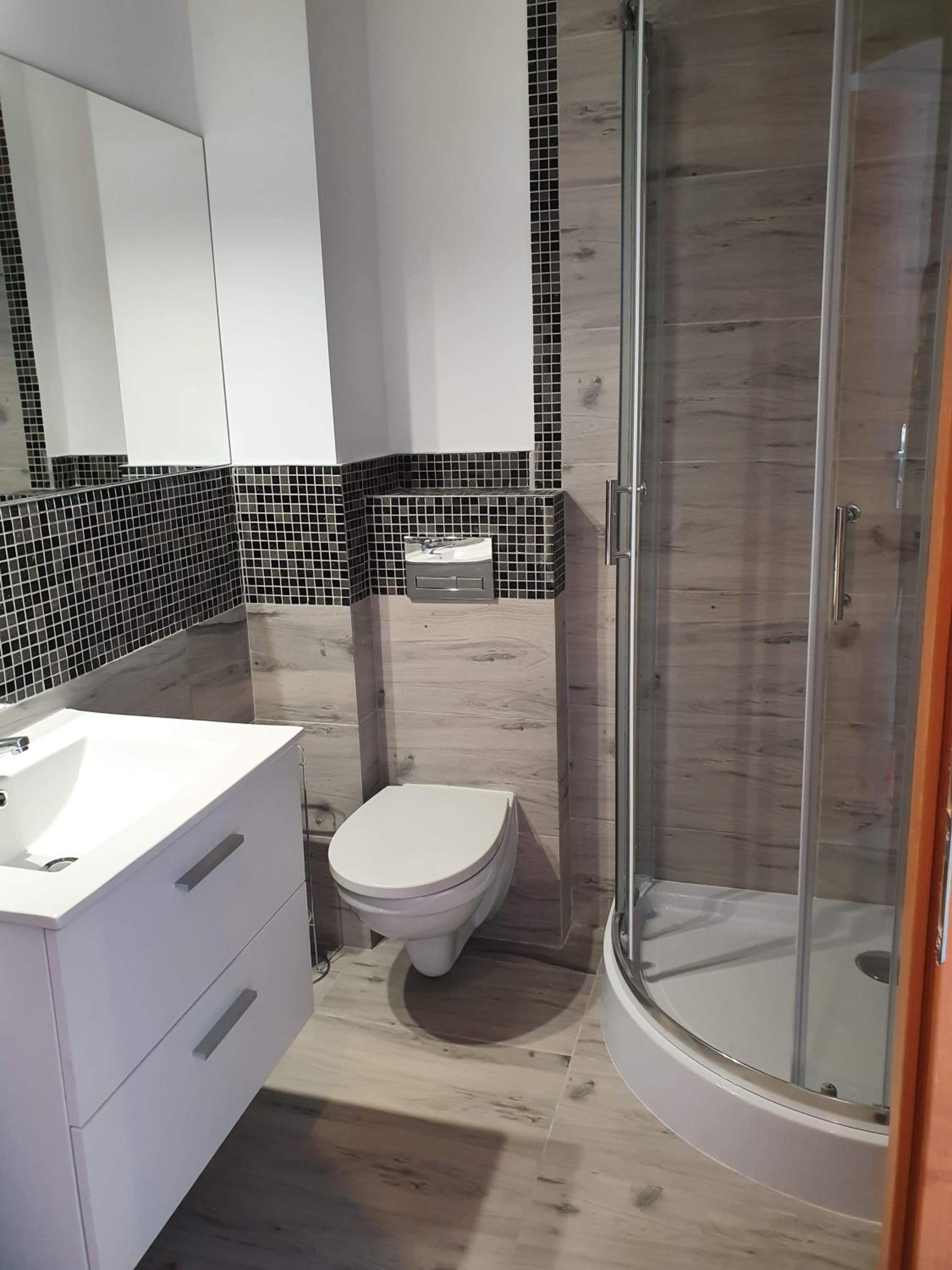 Double Room with Private Bathroom - Photo 8