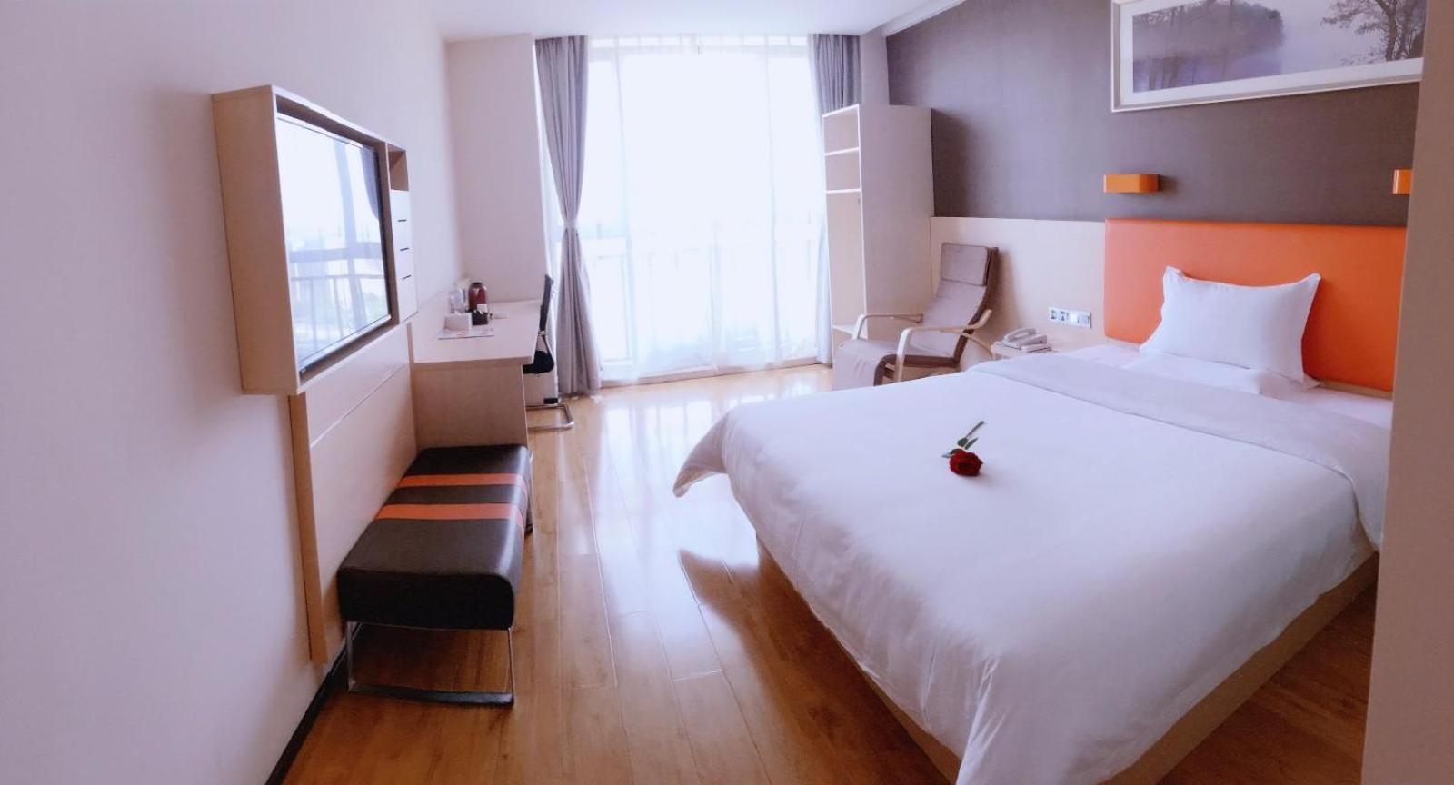 Premium Queen Room