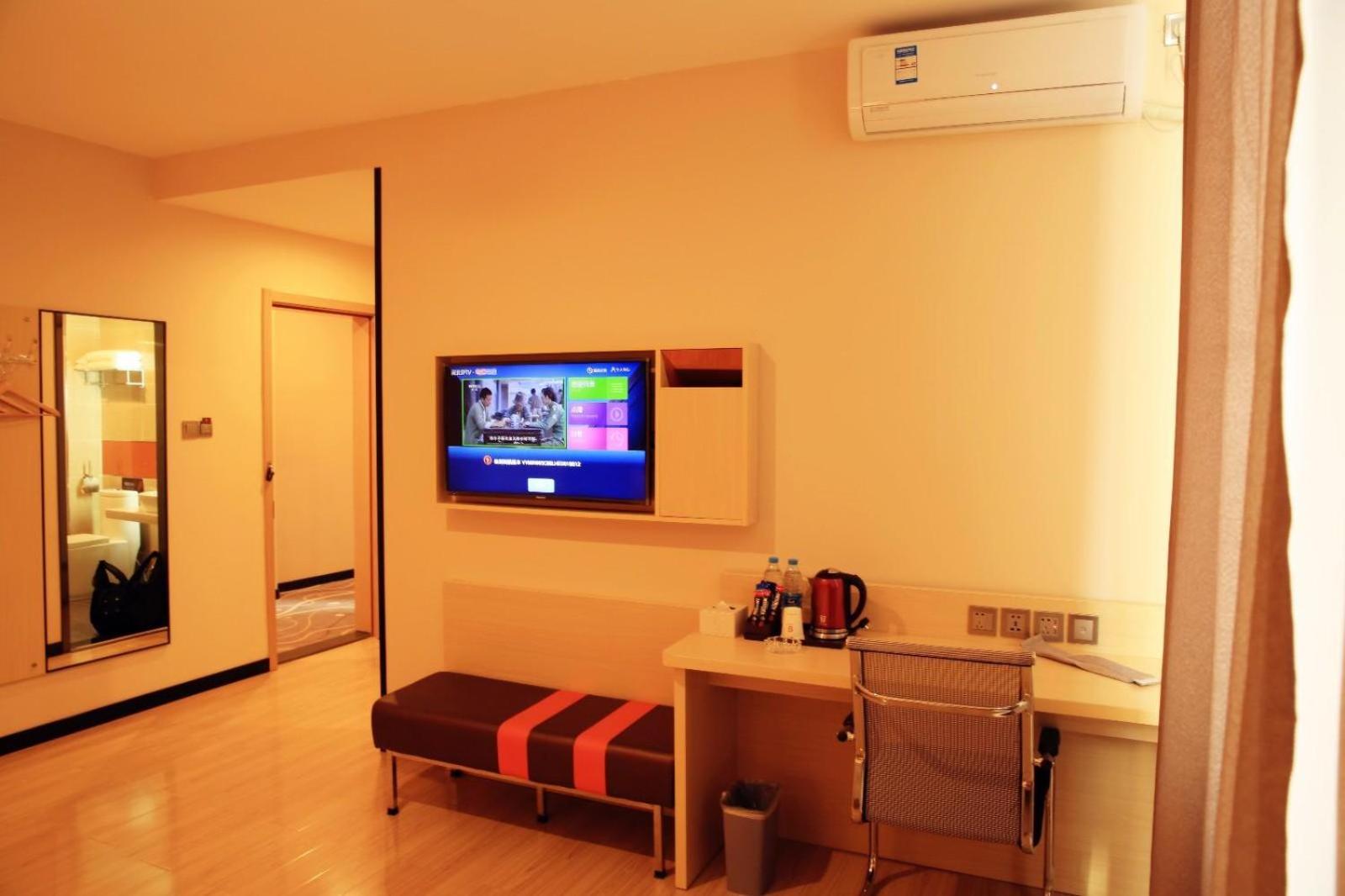 Premium Queen Room photo 3