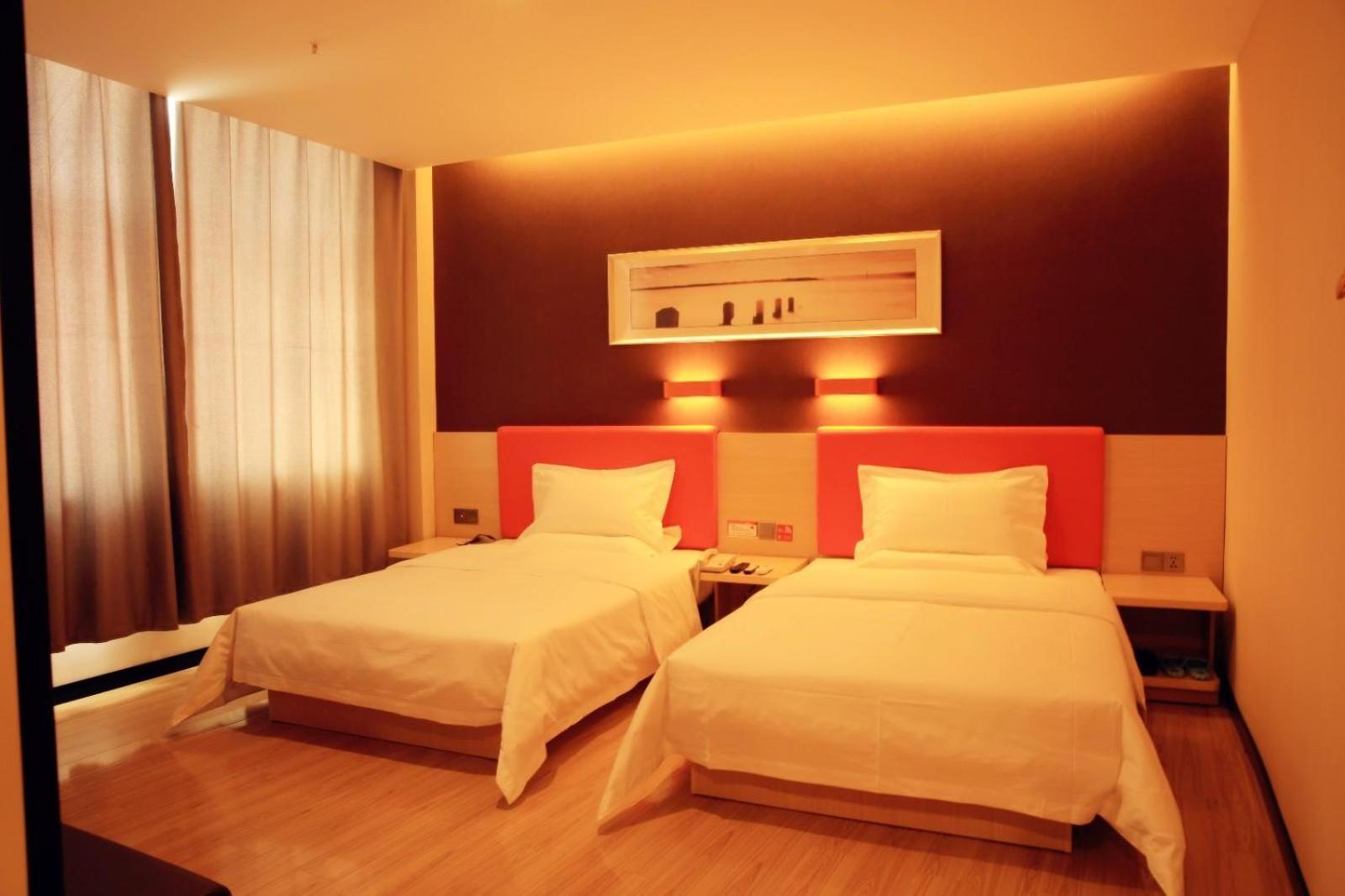 Premium Deluxe Twin Room photo 3