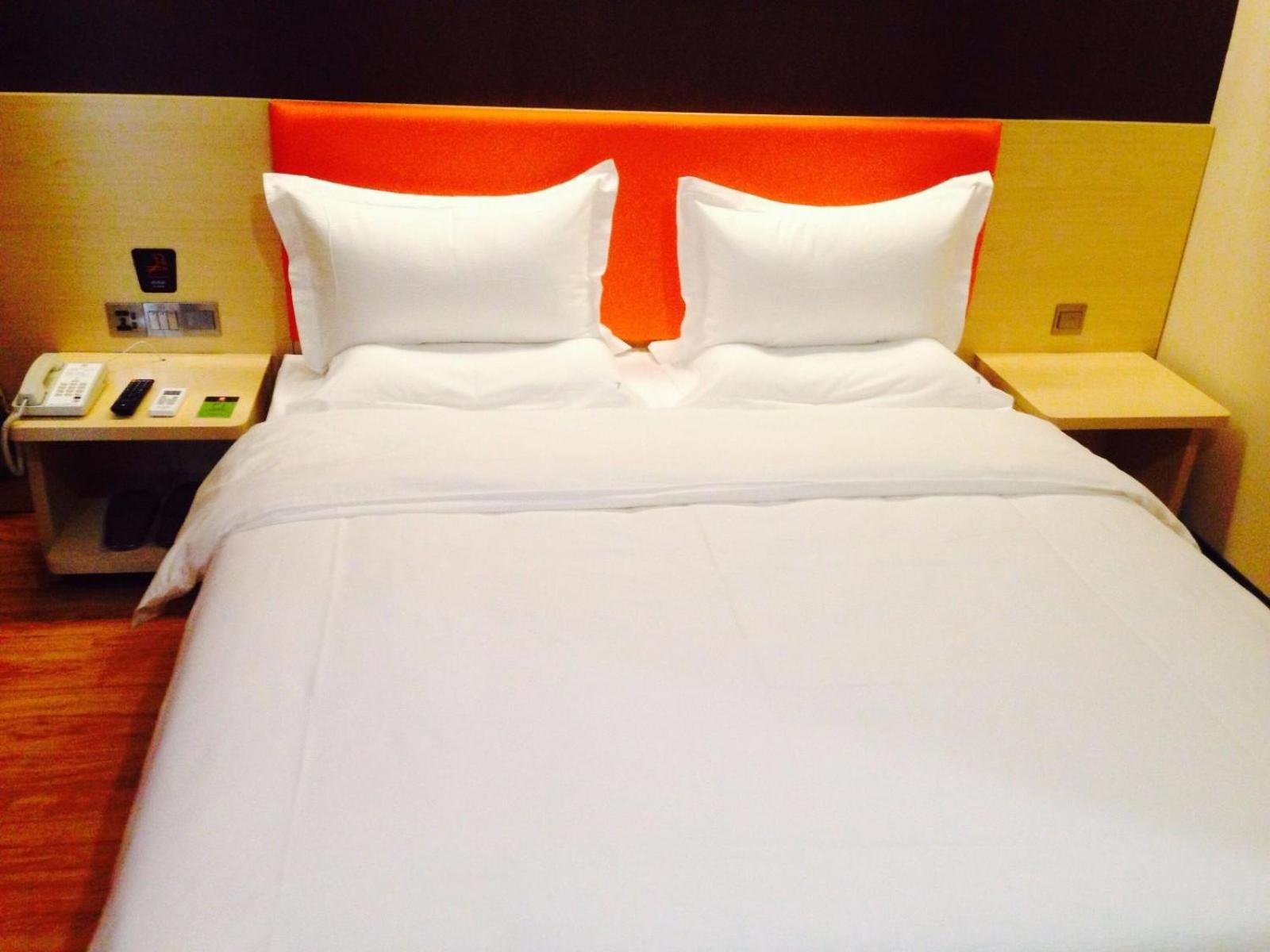 Premium Queen Room