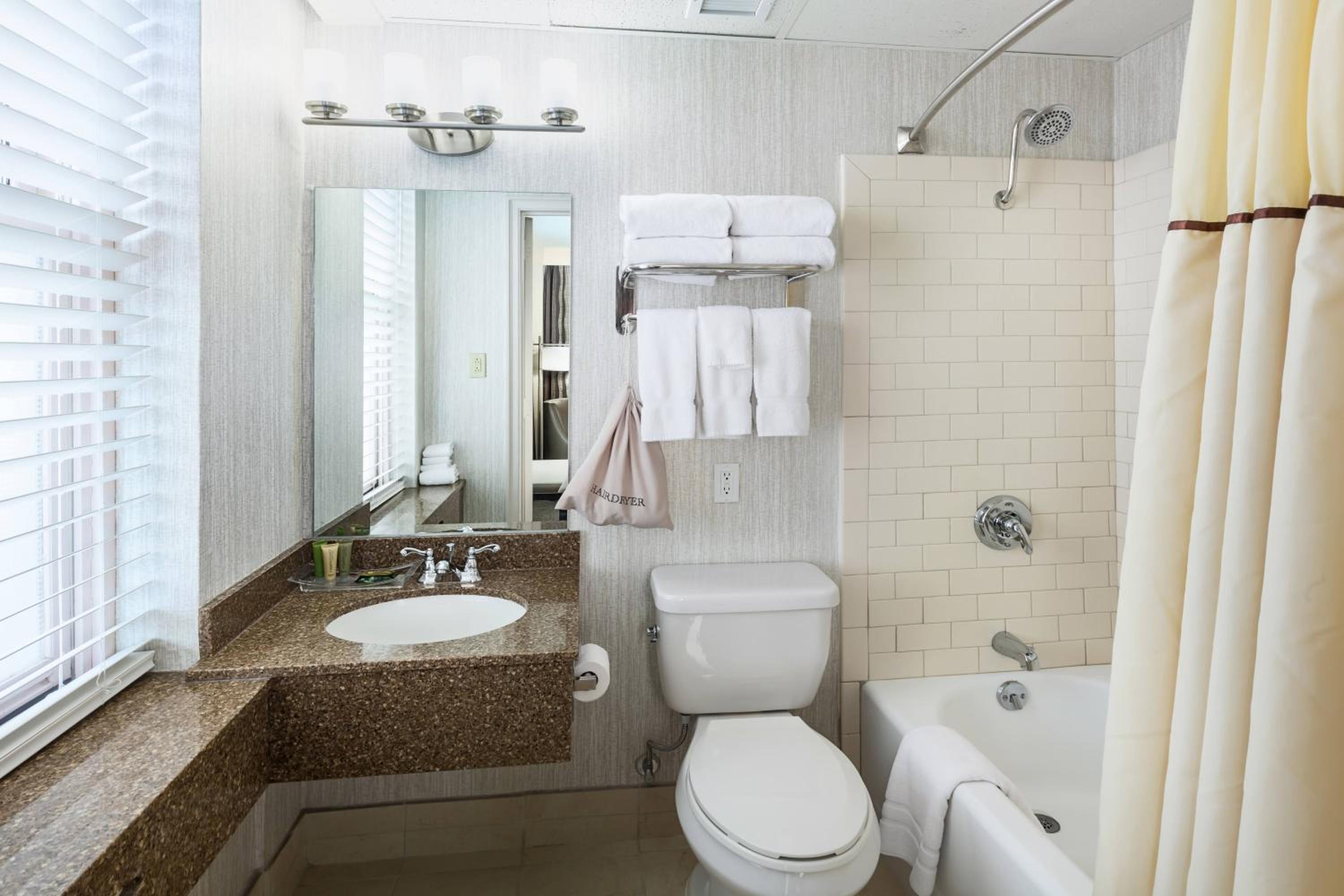Quadruple Room - Photo 3