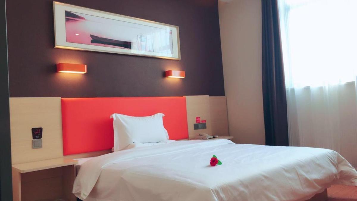 Premium Queen Room