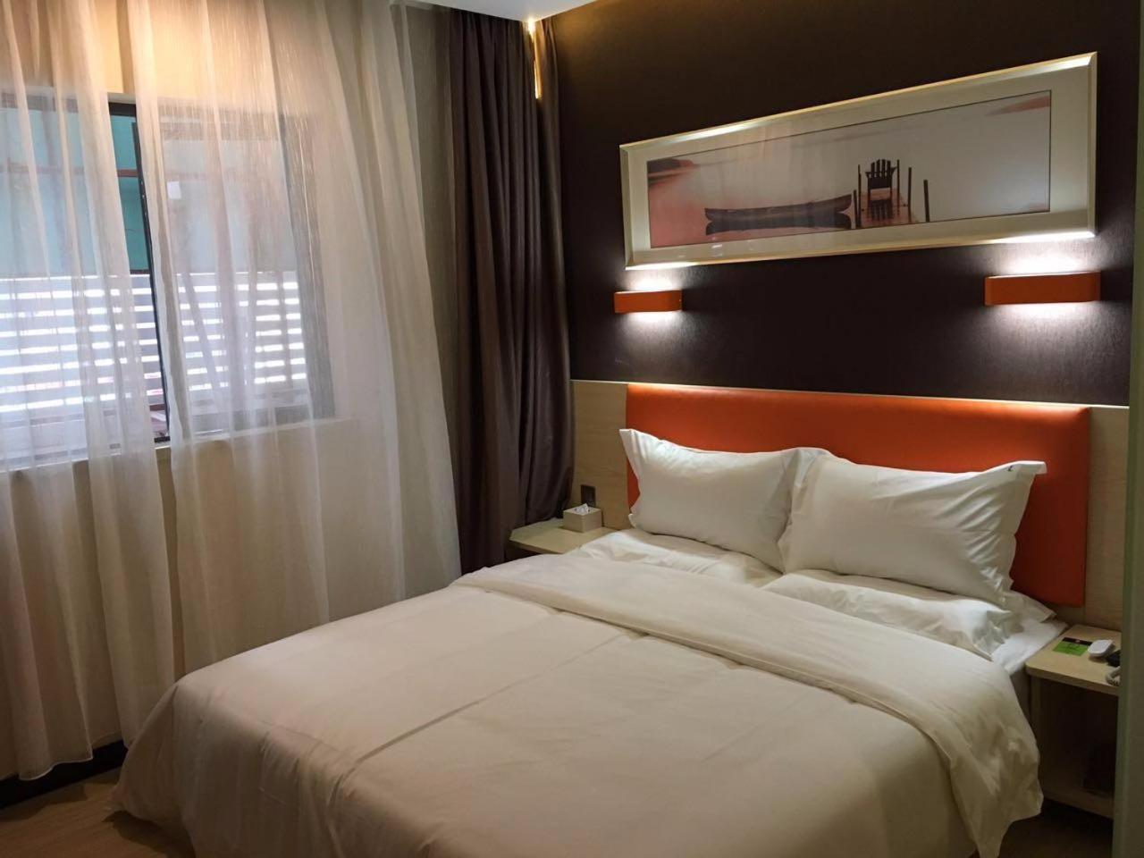 Premium Queen Room