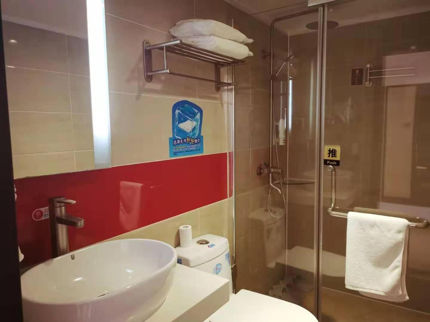 Superior Twin Room - Photo 4