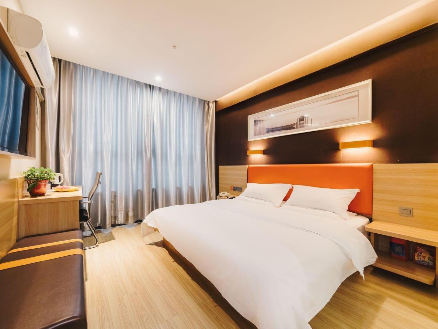 Premium Queen Room