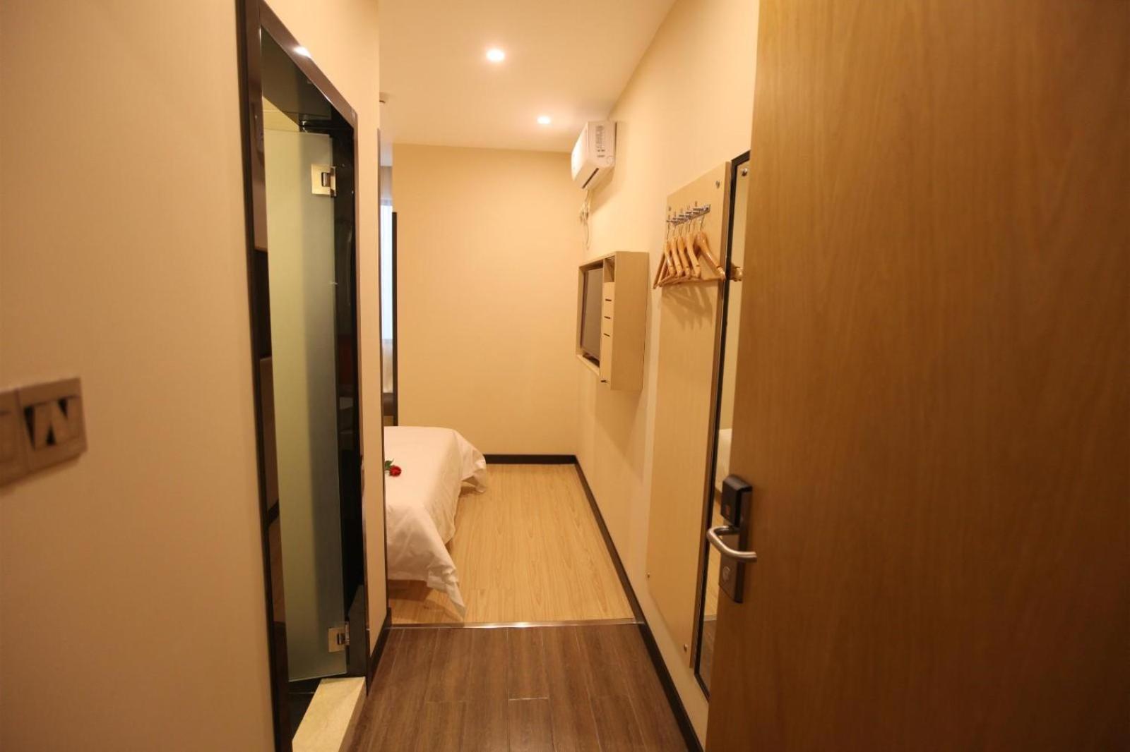 Select Room - Photo 1