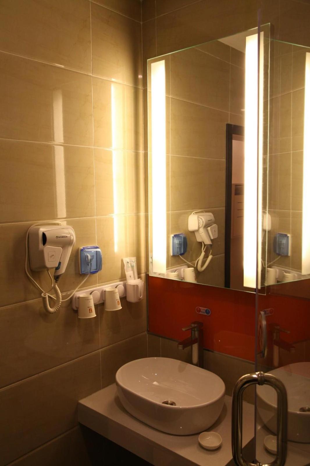 Select Room - Photo 2