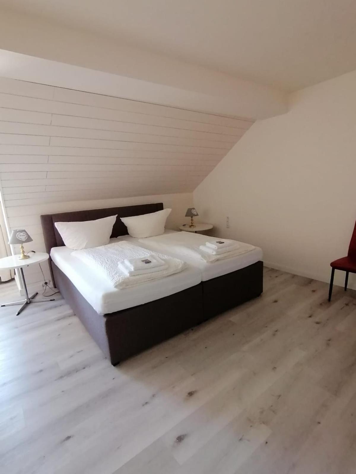 Double Room - Photo 2