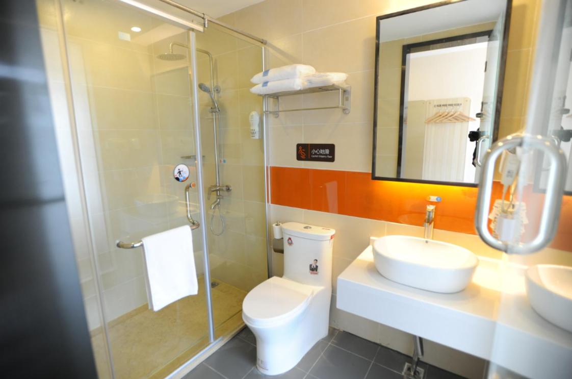Premium Queen Room photo 2