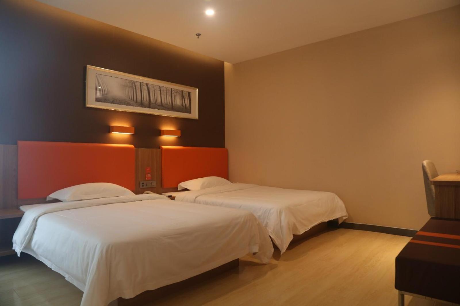 Twin Room - Photo 2