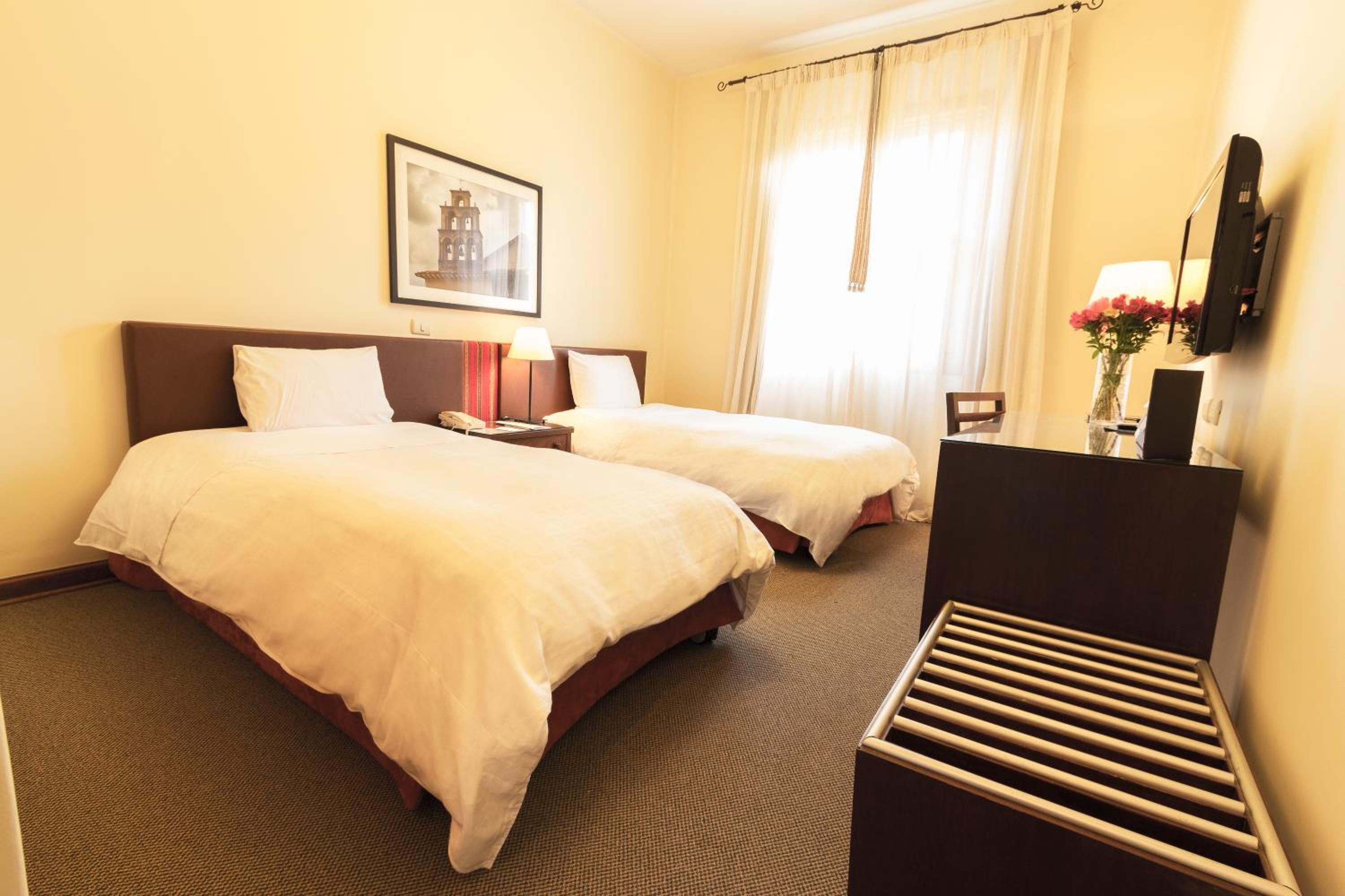Twin Room - Photo 2