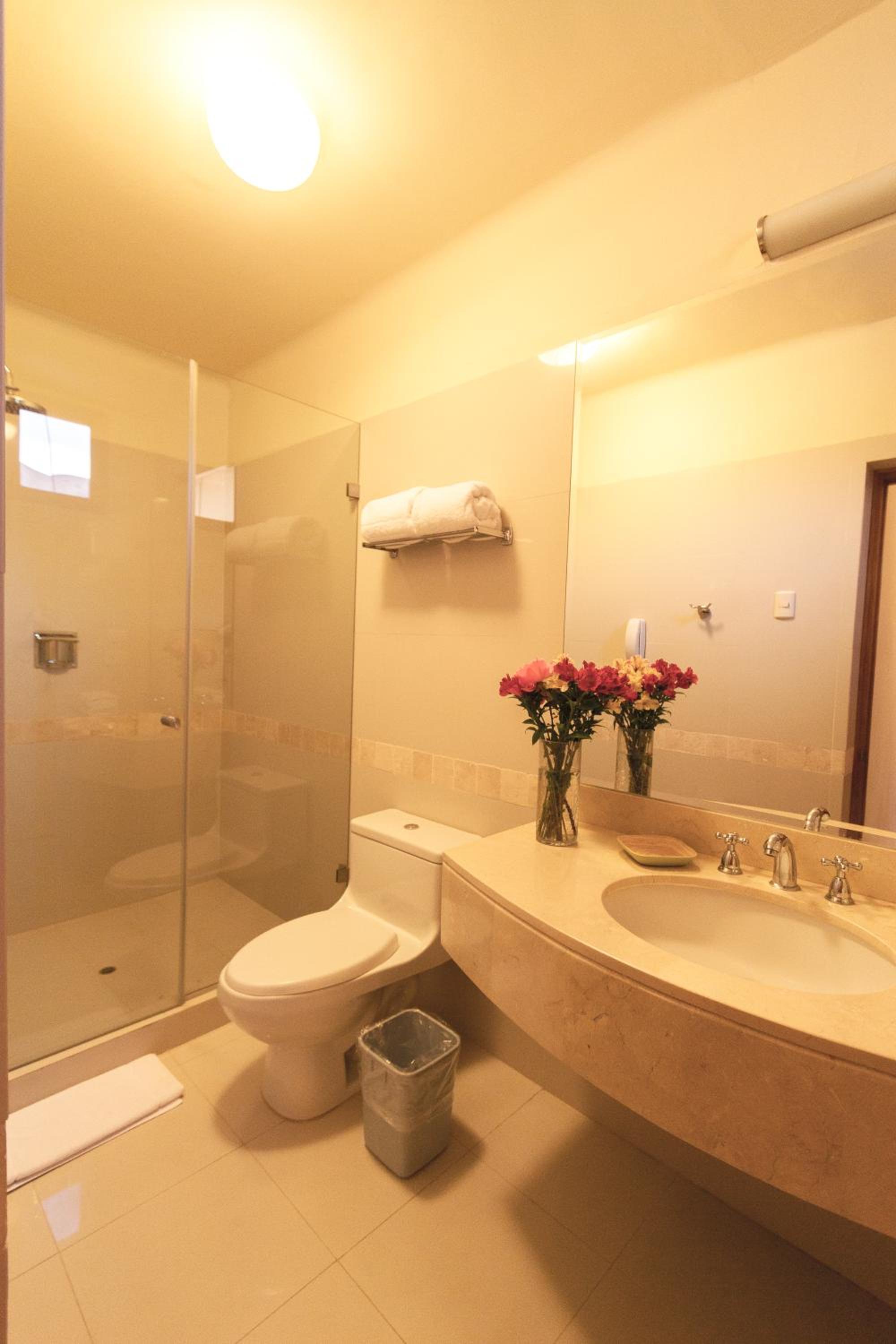 Large Double Room - Photo 3