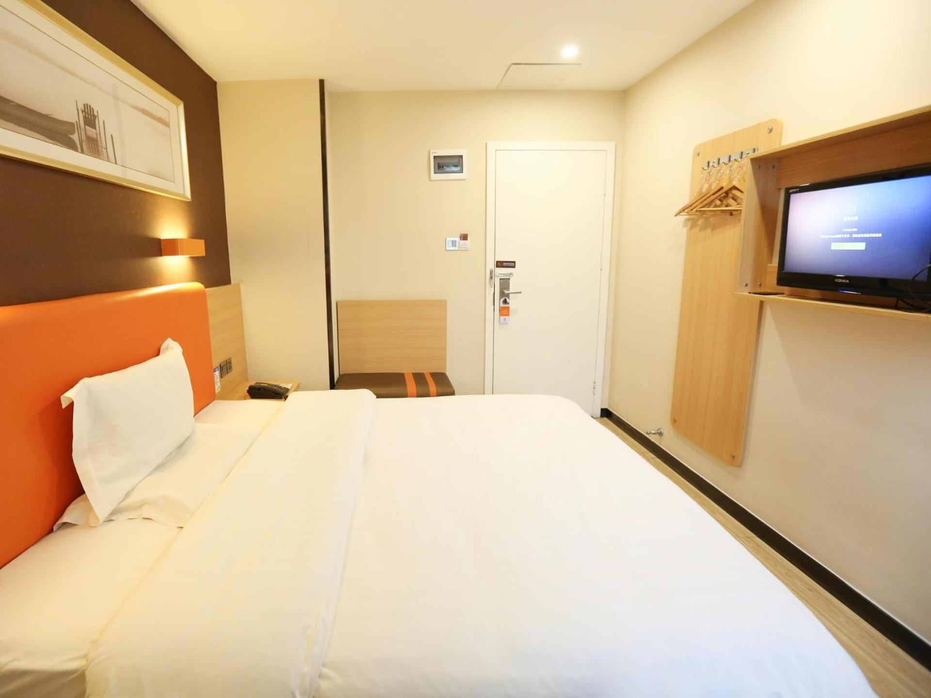 Budget Room