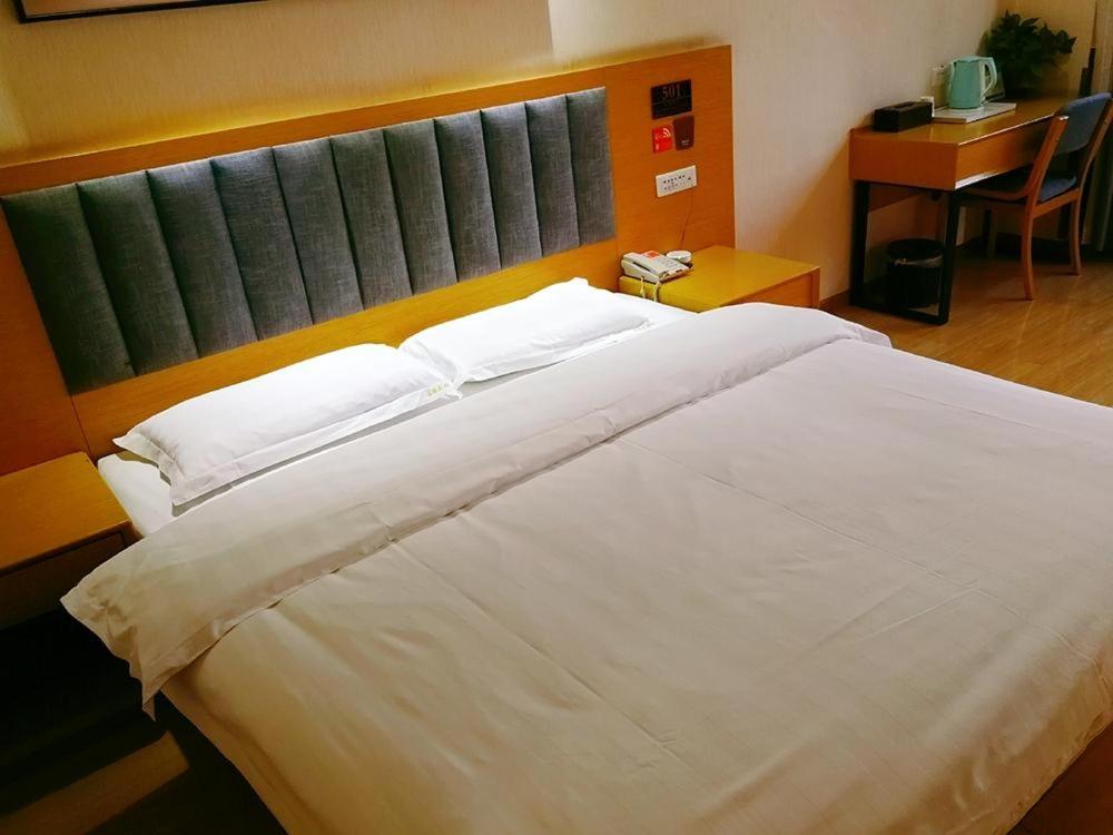 Superior King Room photo 2