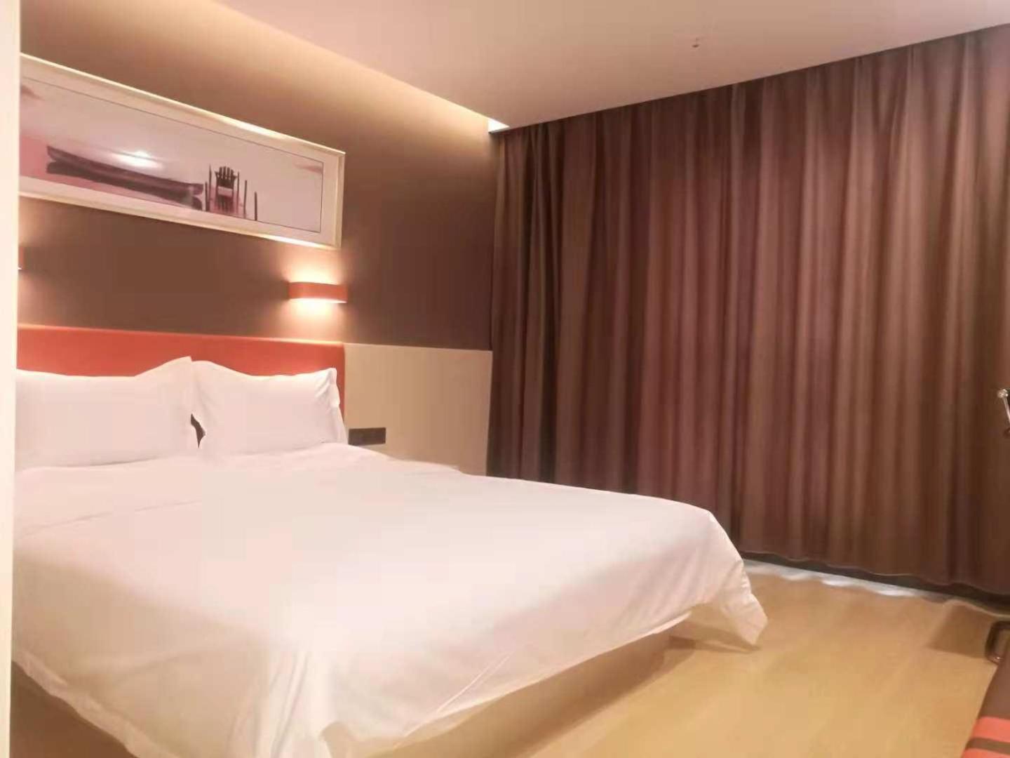 King Guest Room photo 3