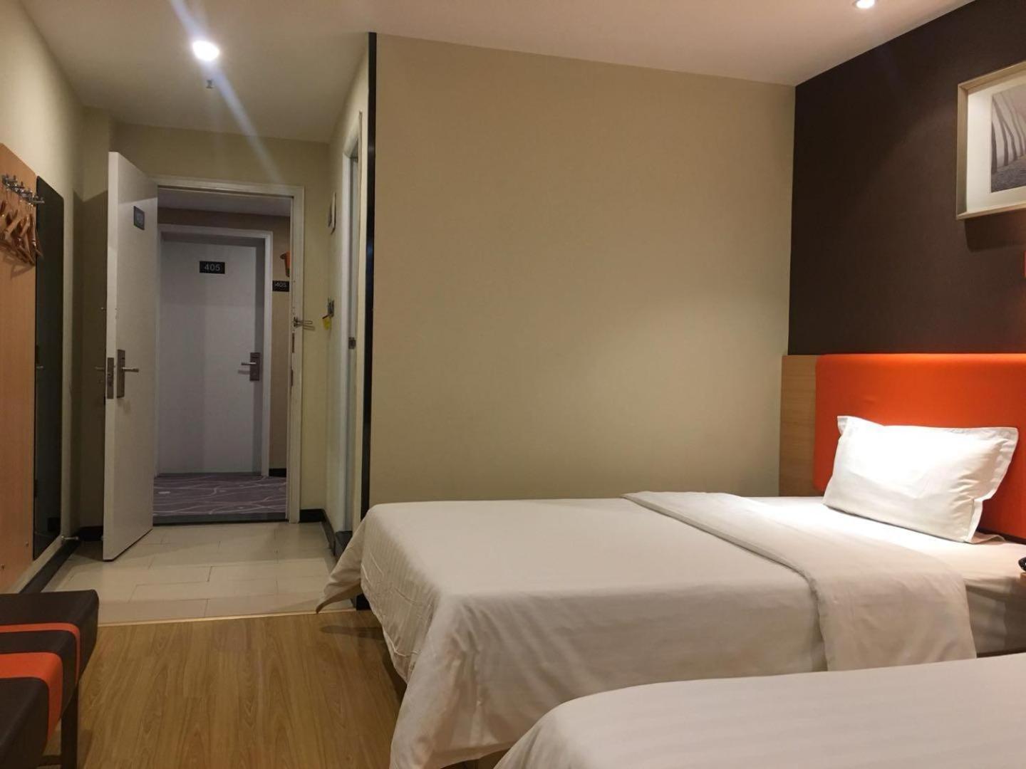 Premium Deluxe Twin Room