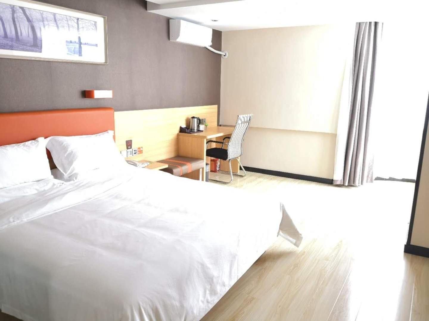 Premium Queen Room