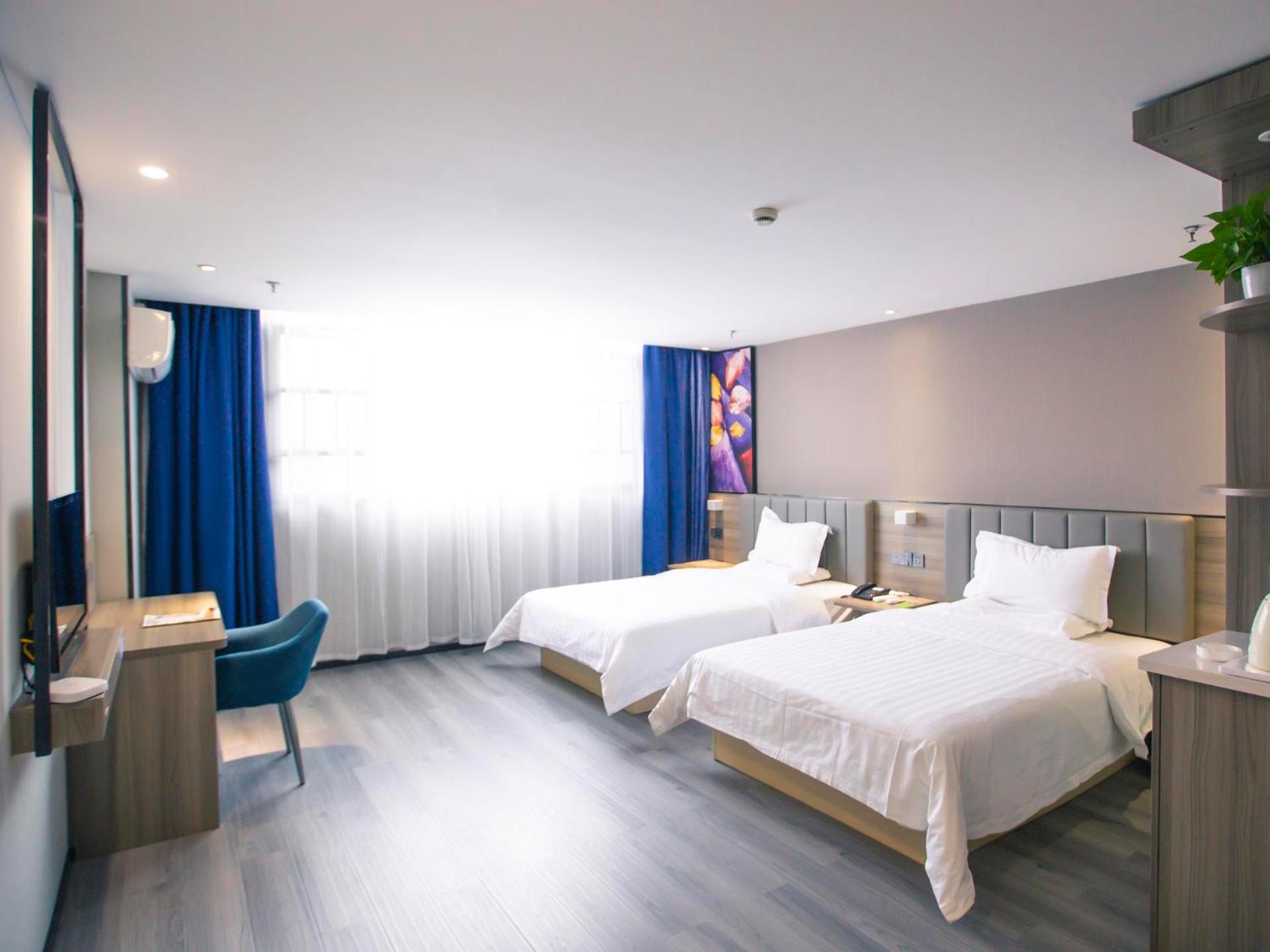Standard Twin Room photo 2