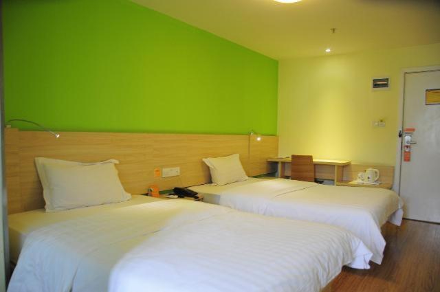 Business Twin Room photo 1