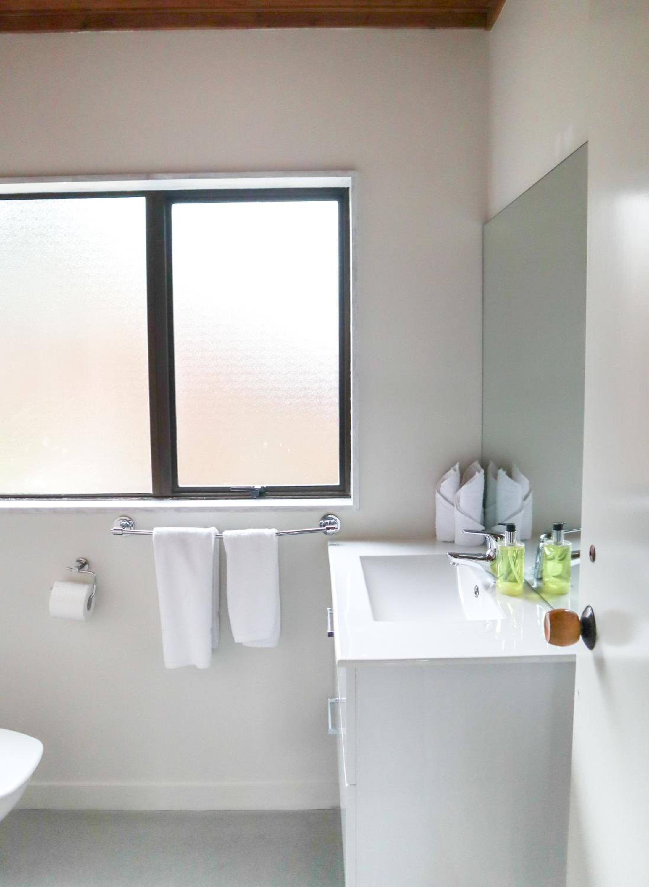 Two-Bedroom Apartment - Disability Access photo 3