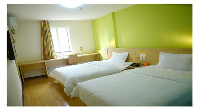 Business Twin Room photo 3