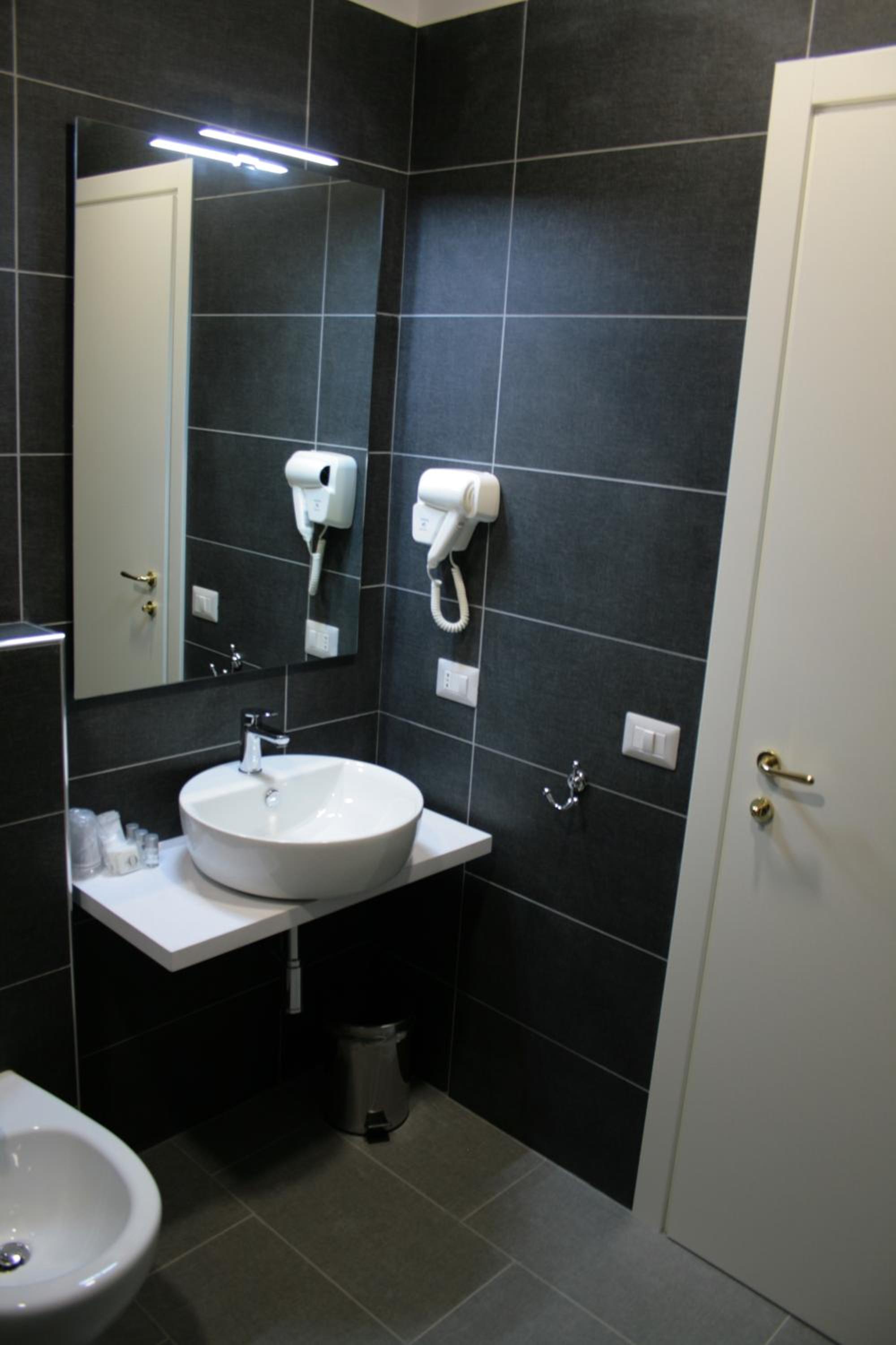 Economy Double or Twin Room thumbnail 5